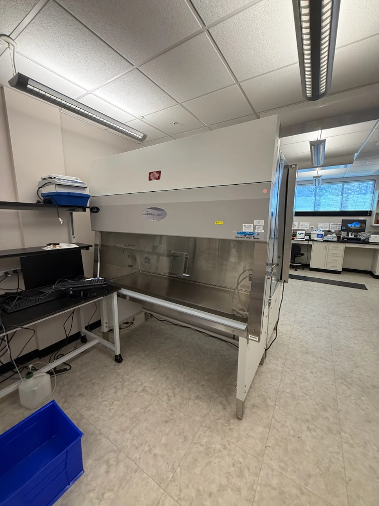 Nuaire LabGard ES 6' BioSafety Cabinet