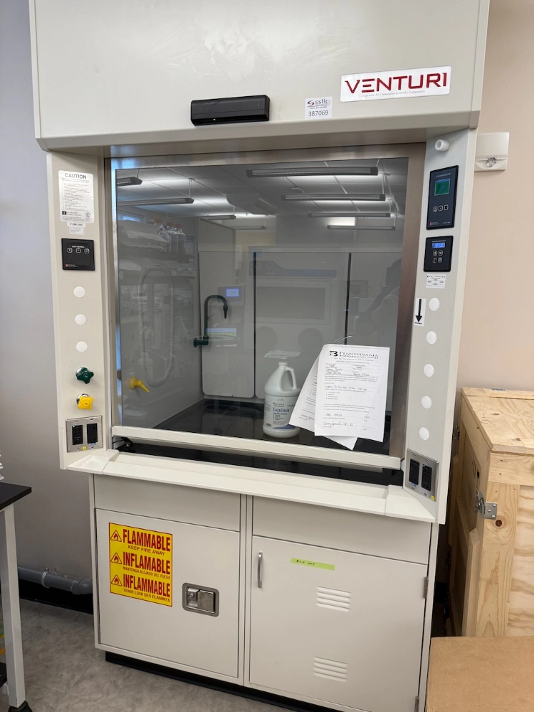 Kewaunee Scientific Venturi 4' Fume Hood