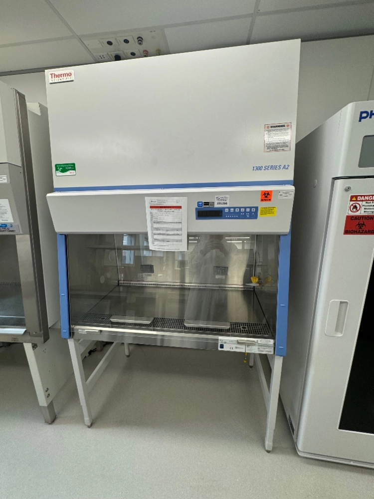 Thermo 1300 Series A2 4' Biosafety Cabinet
