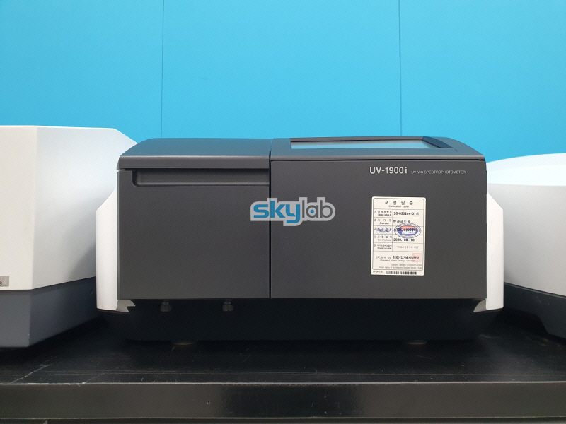 Shimadzu UV-VIS UV-1900i