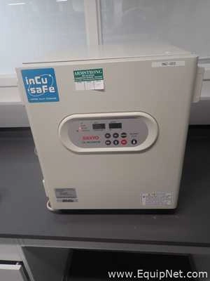 Lot 116 Listing# 1056244 Sanyo Electric Co LTD MCO-5AC CO2 Incubator