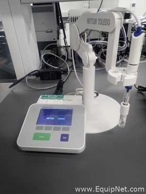 Lot 249 Listing# 1056051 Mettler Toledo Seven Compact pH/Ion S220 pH Meter with Probe and Stand
