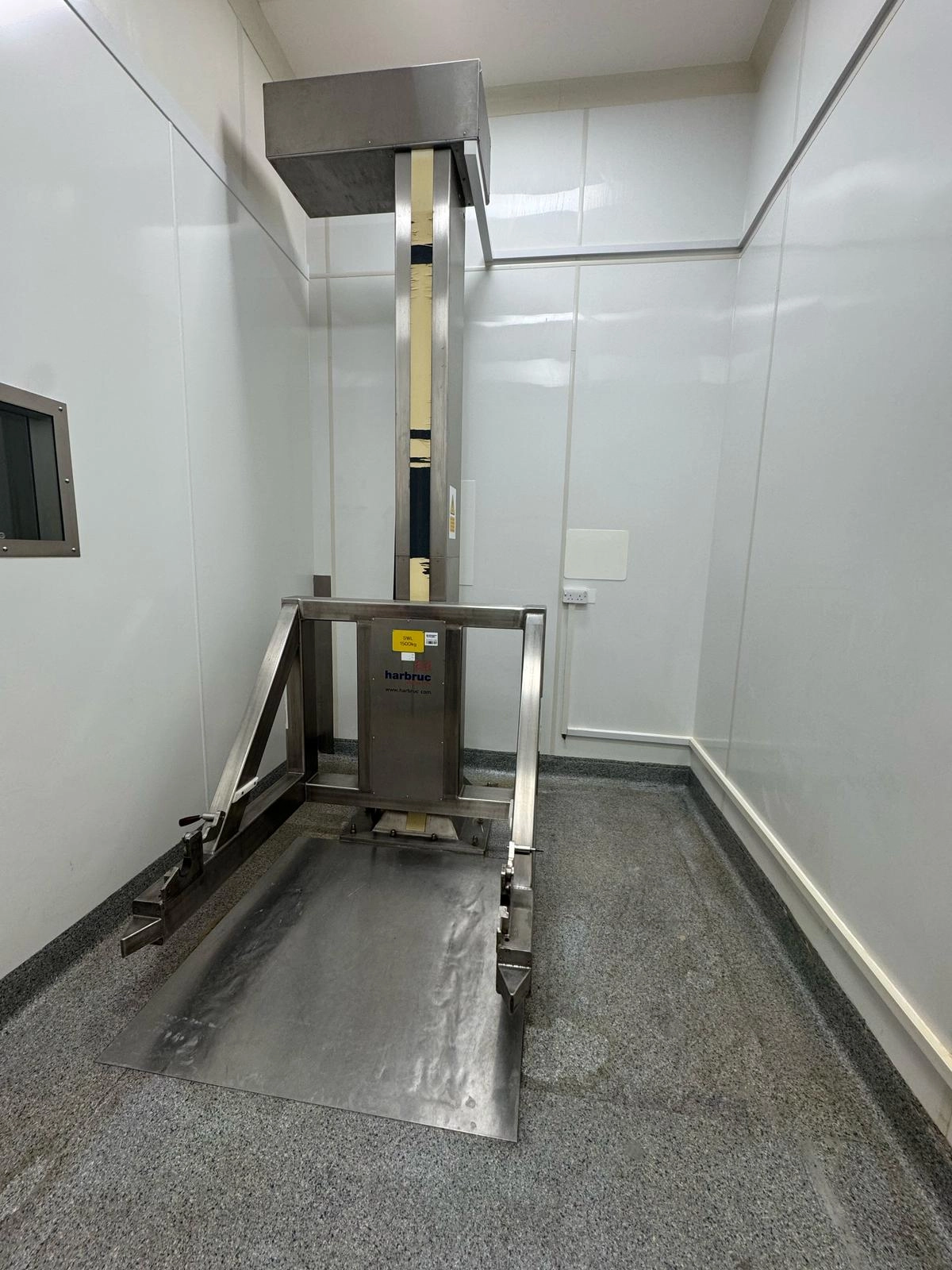 Harbruc HBH Elevating Bin Lifter 2001 1500kg