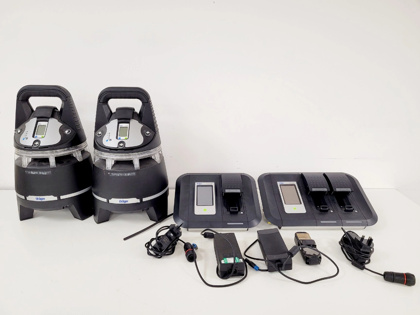 2 x Dr&auml;ger X-Zone 5500 w/ Dr&auml;ger X-Dock 6300, Dr&auml;ger X-Dock 5300