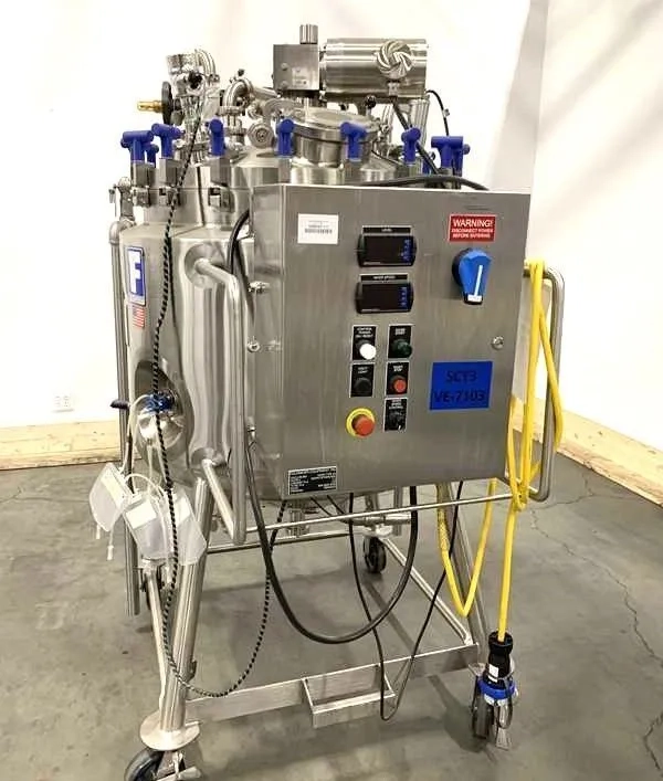 100 Gallon (400 Liter) Feldmeier Sanitary 316L Stainless Steel Jacketed Reactor / Fermenter with Mixer