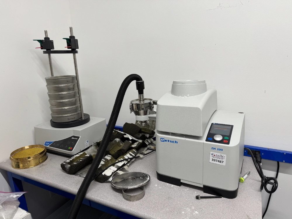 Retsch ZM200 Ultra Centrifugal Mill w/ Sieve Shaker