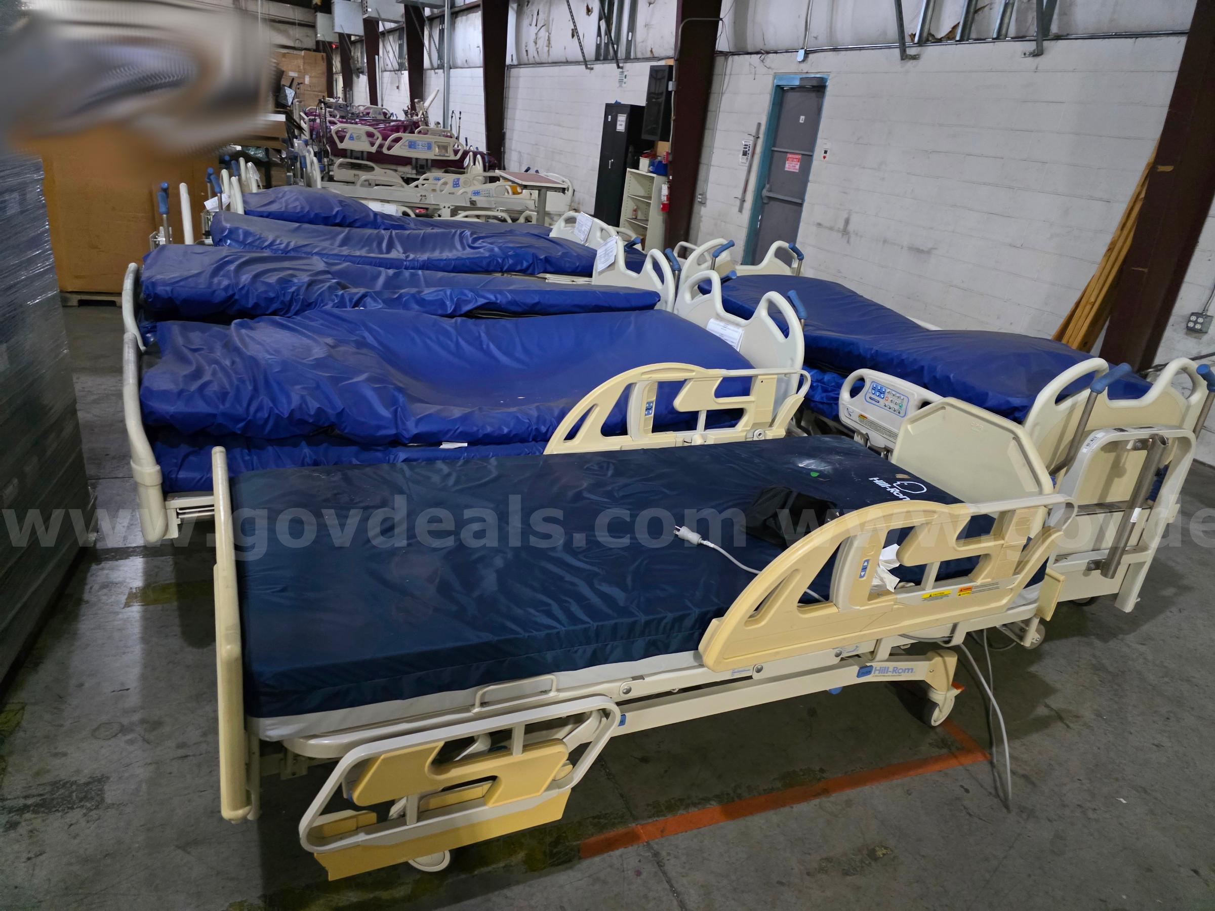 (31) Hillrom TotalCare Sport P1900 Hospital Beds 