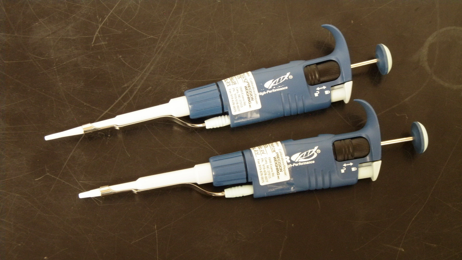 Two VWR  Pipettes (2uL - 20uL; 10uL - 100uL)