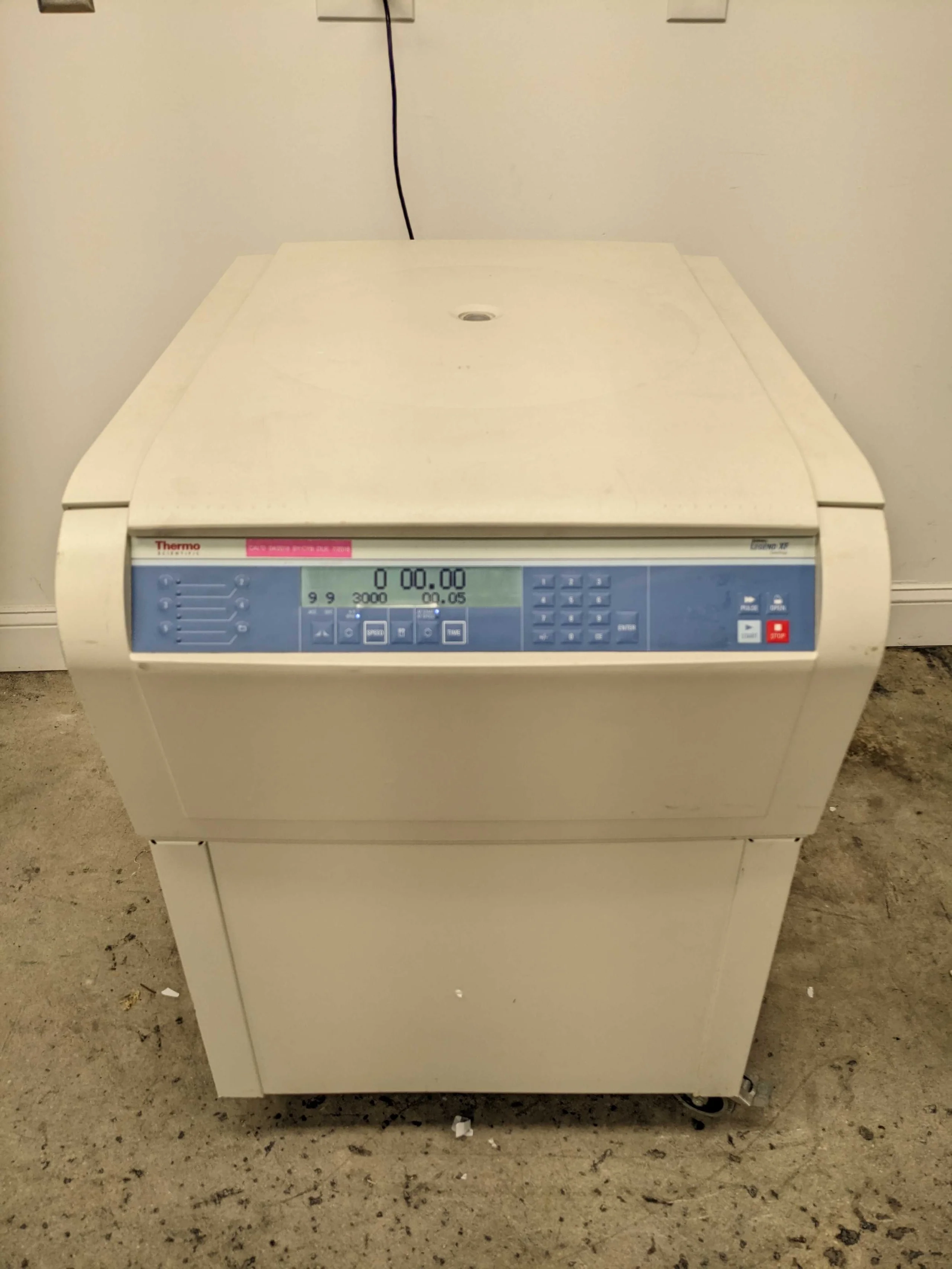 Thermo Scientific  Sorvall Legend XF Centrifuge with Rotor and Buckets, Tested