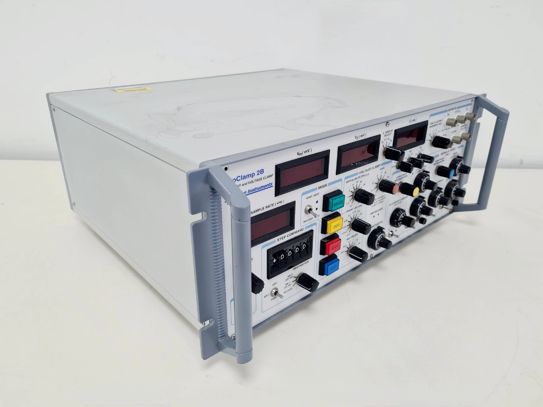 Axon-Instruments Axoclamp-2B Microelectrode Current And Voltage Clamp