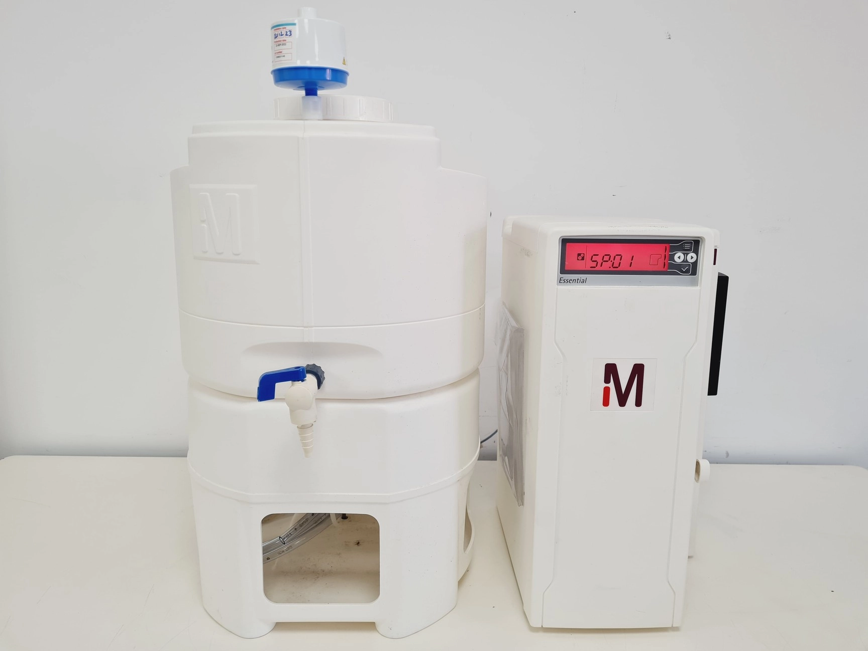 Millipore Elix Essential 3 Water Purification System Lab