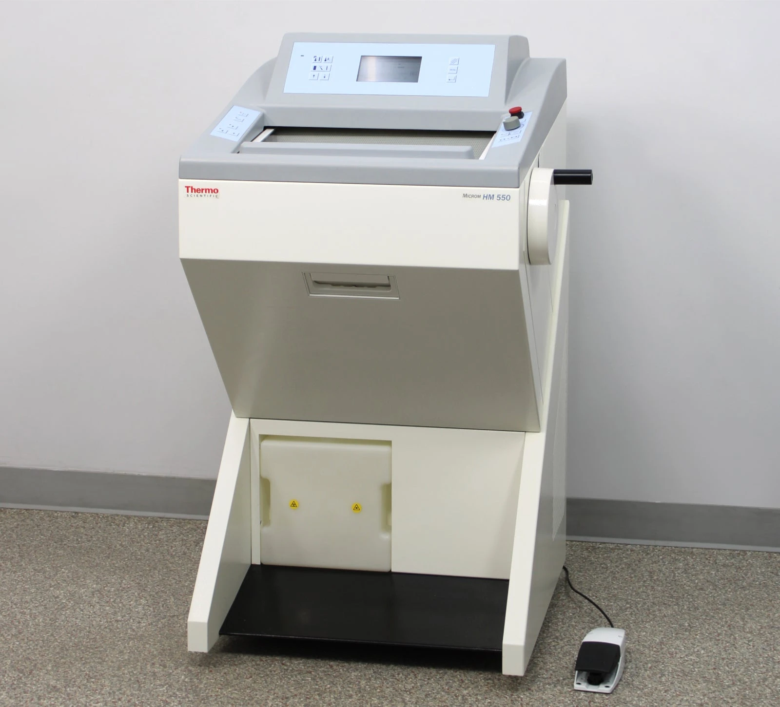 Thermo Scientific Microm HM 550 OMP Cryostat Microtome 956554 with Foot Switch