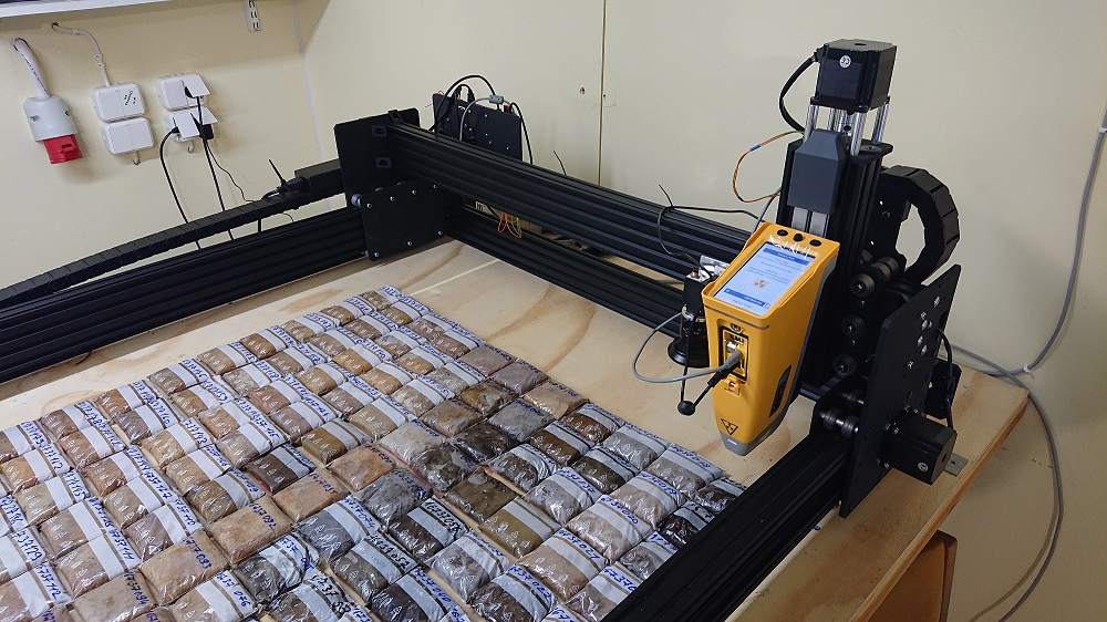 GERDA Automated Sampling System for Portable XRF/NIR