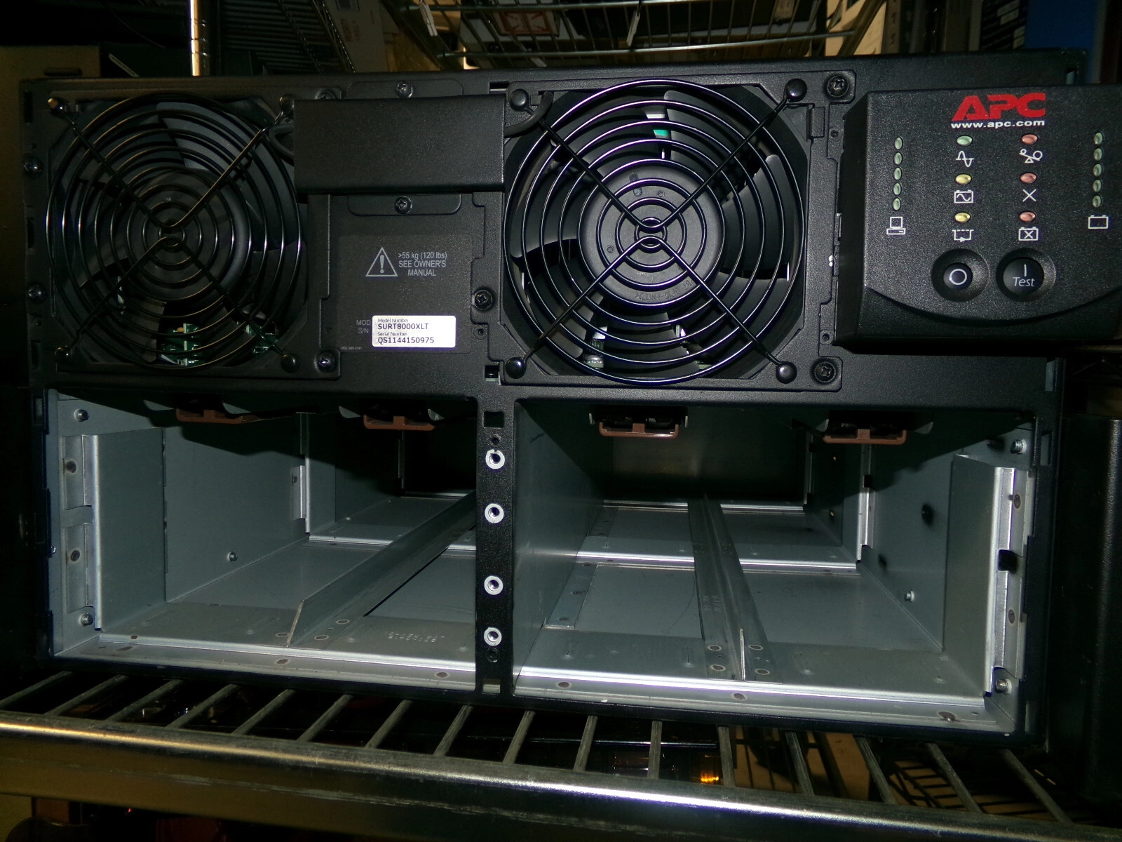 APC SURT8000XLT Battery Back up