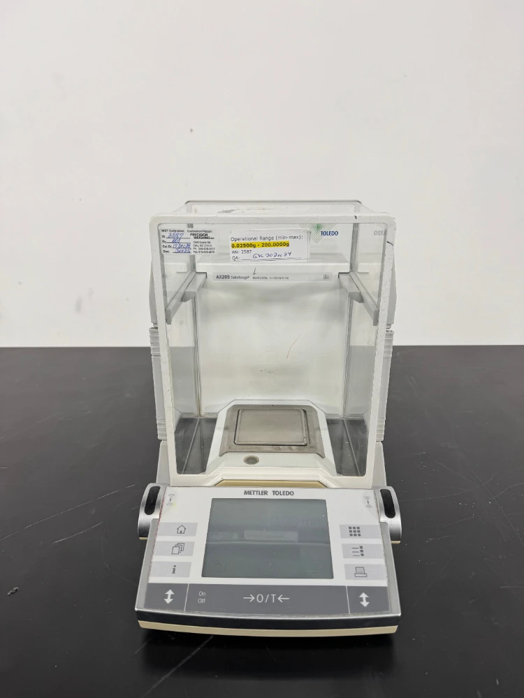 Mettler Toledo AX205 DeltaRange Analytical Scale