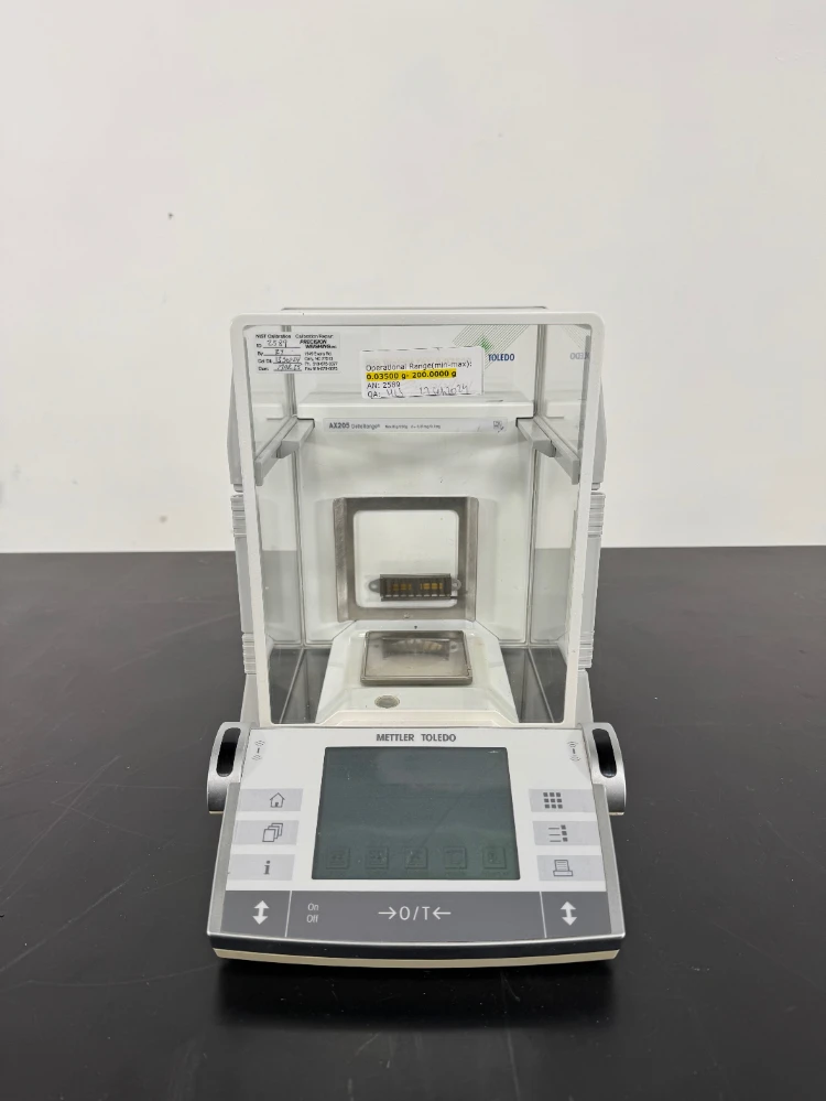 Mettler Toledo AX205 DeltaRange Analytical Scale