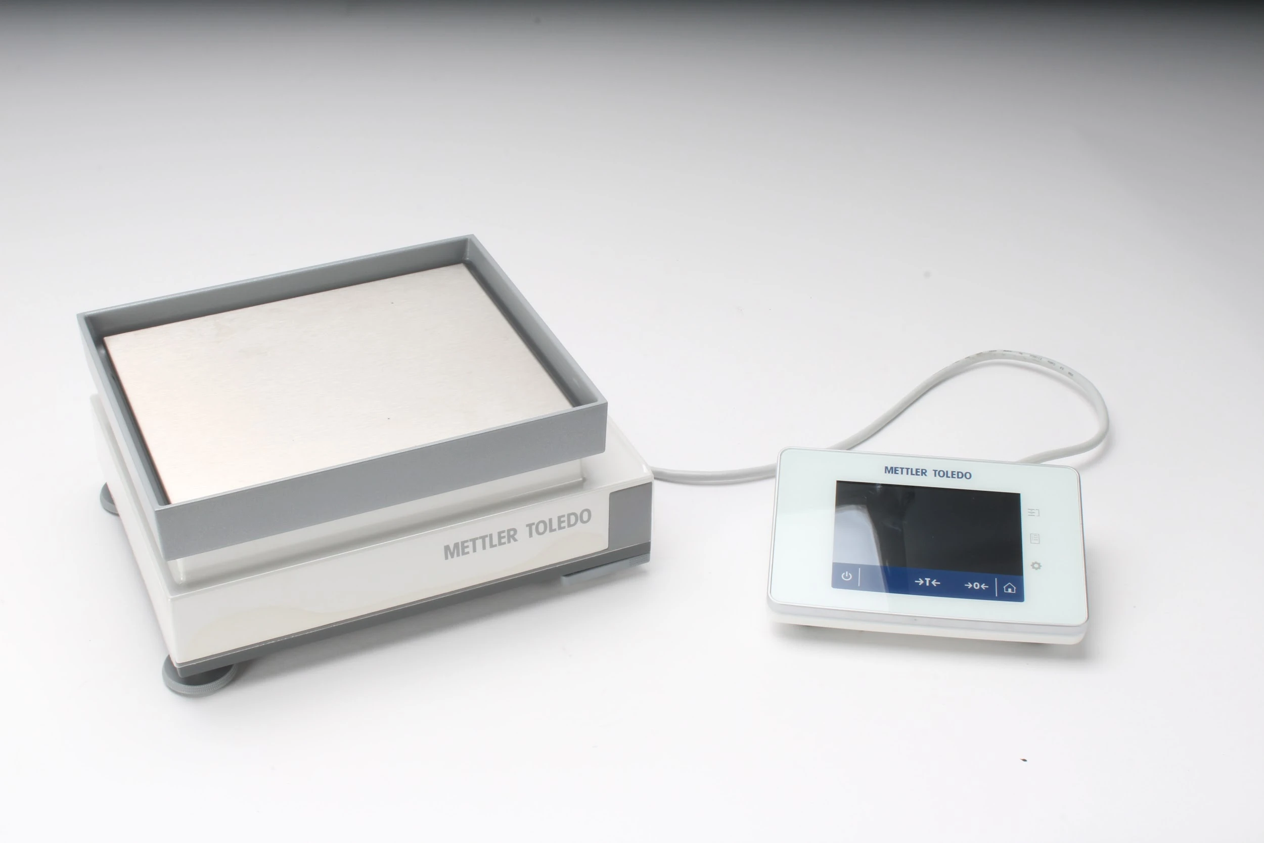 Mettler Toledo XSR2002S Precision Balance Scale With Touch Screen Display