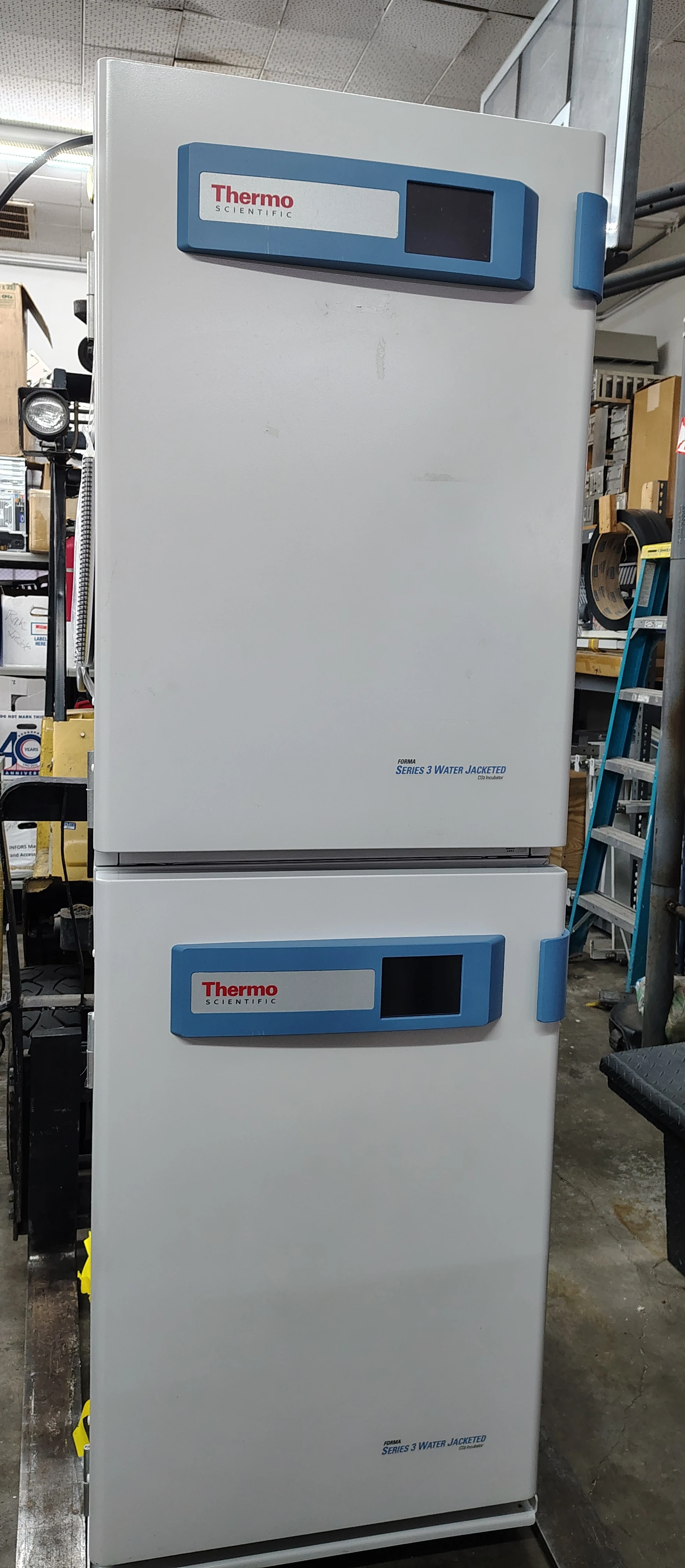 Thermo Forma Series 3 Doublestack Water-Jacketed CO2 Incubator