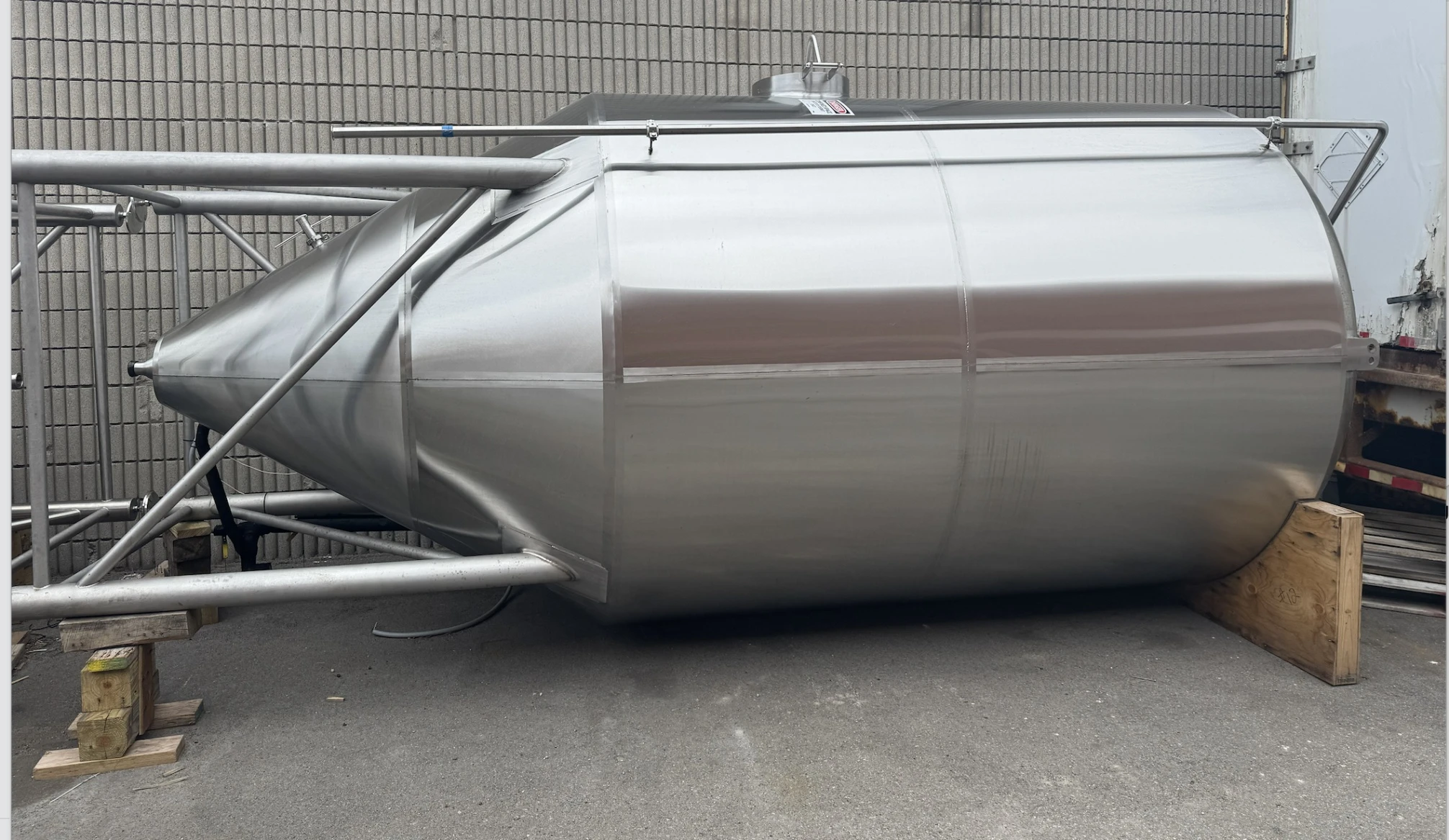 Used DME 90BBL Fermenter Tanks
