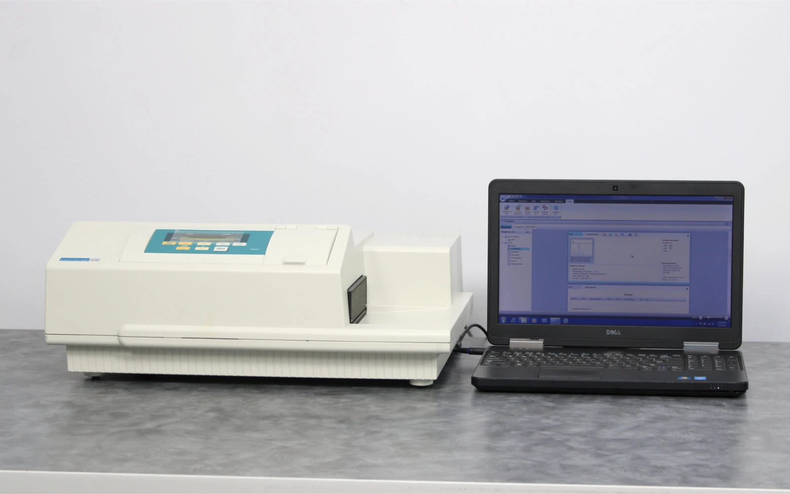 Molecular Devices SpectraMax Plus 384 Absorbance Microplate Reader with Laptop