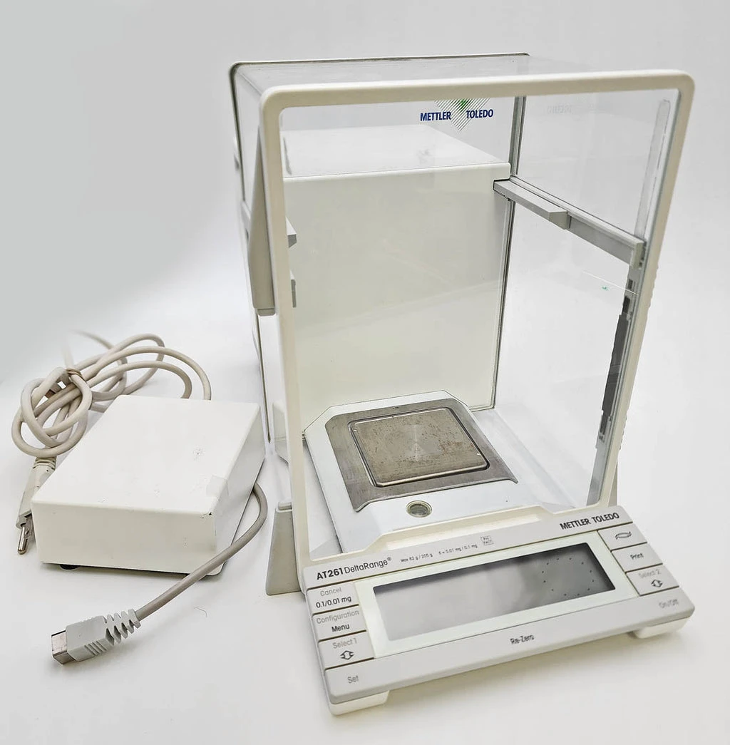 Mettler Toledo AT261DR Delta Range Semi-micro analytical balance (62g 0.01mg and 205g x 0.1mg)(Pre-owned)
