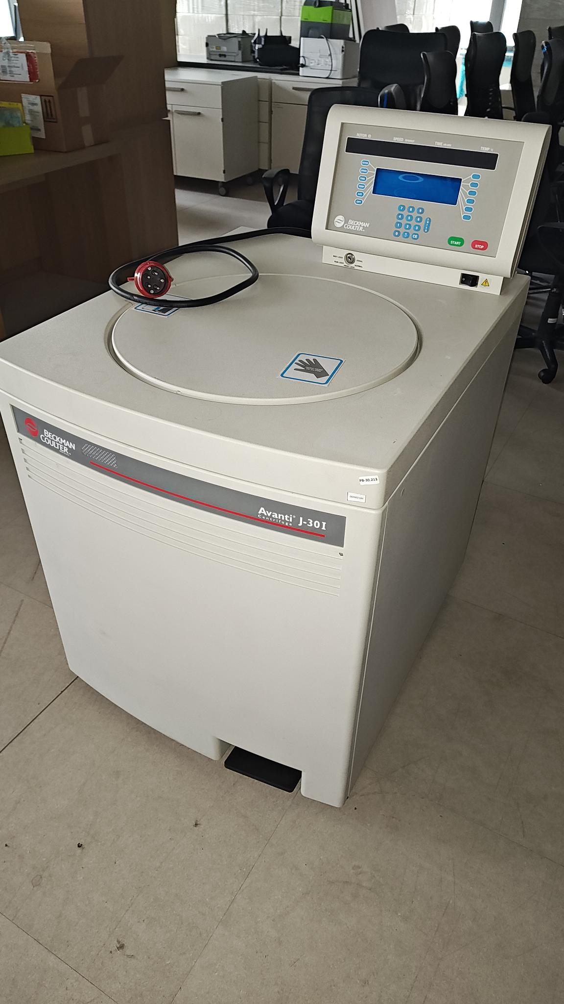 Beckman Coulter J-30I Avanti Centrifuge located in Europe