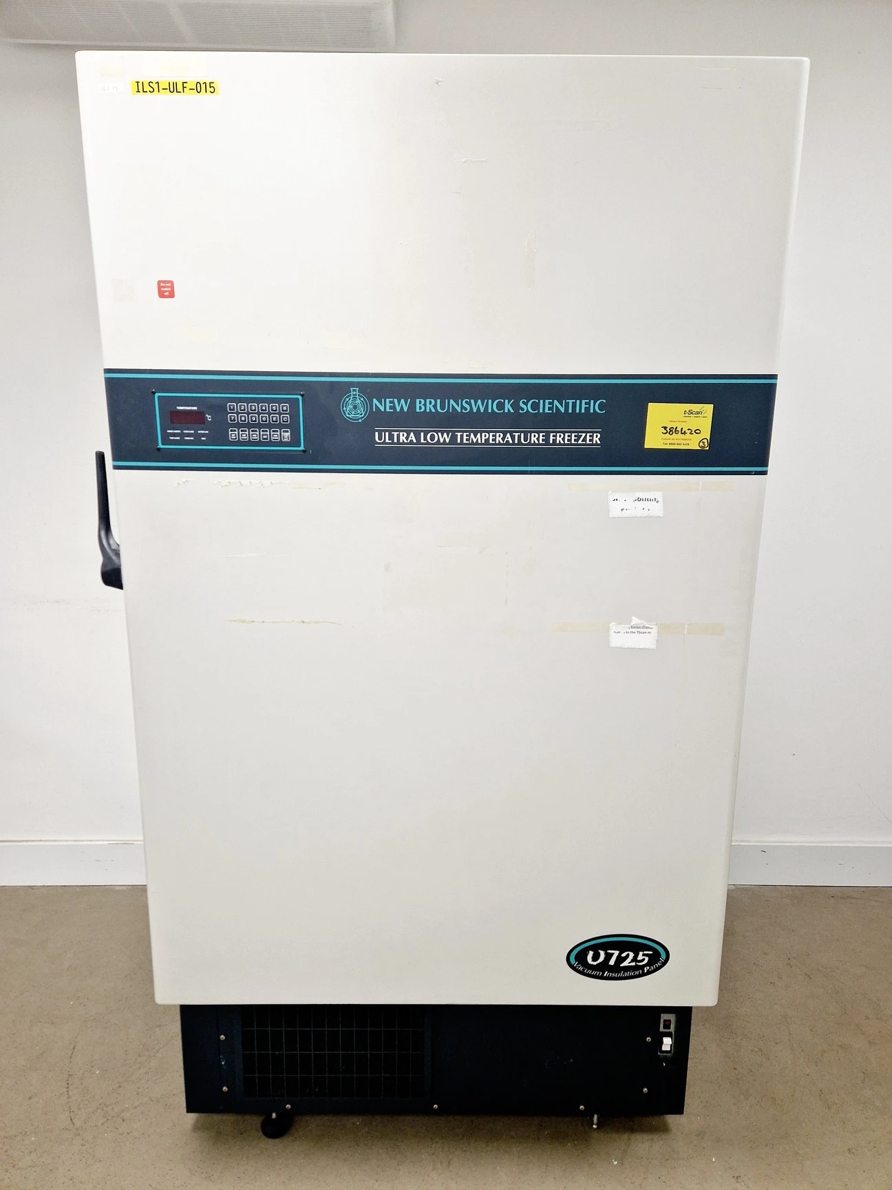 New Brunswick Scientific ULT Freezer Model - U725 -86 Lab