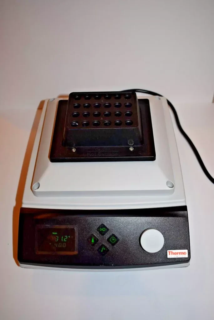 Thermo Scientific Heating Digital Shaking Drybath with 1.5/2.0ml Block, Cat. #: 88880027