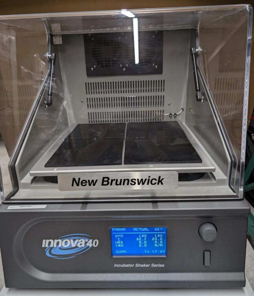 New Brunswick Innova 40R &ndash; Benchtop Orbital Shaker