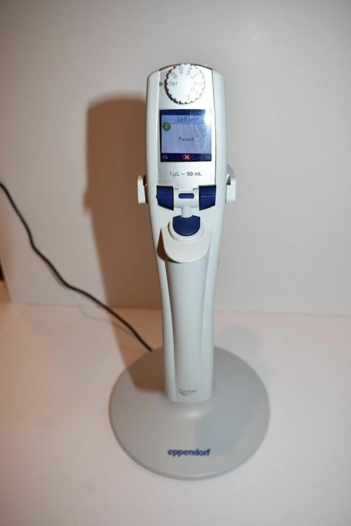 Eppendorf&trade; Repeater&trade; E3x bundle, including charger &amp; stand 1 &mu;L to 50 mL