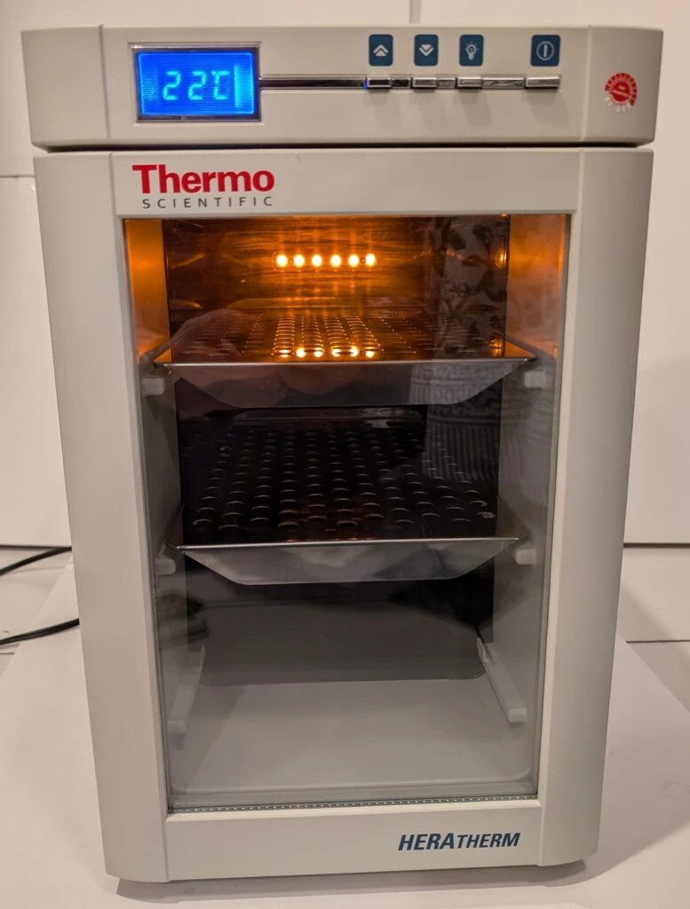 Thermo Scientific Heratherm IMC 18 Compact Microbiological Incubator &ndash; 50125590