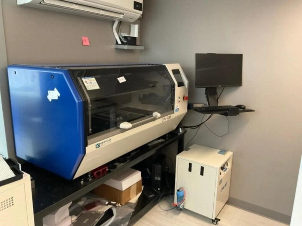 Molecular Devices QPix 420 Colony Picker w/ Air Compressor, Software and Table (Mfg. May, 2021)