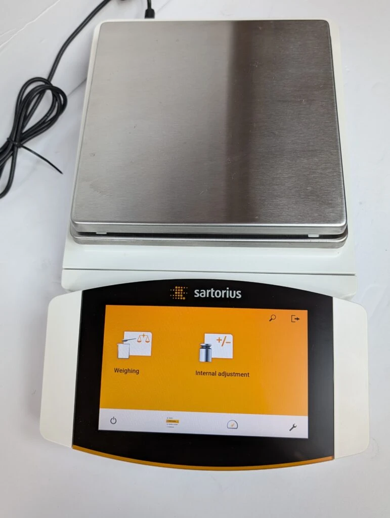 Sartorius MCA4202S-2S00-0 Cubis-II Precision Balance &ndash; Toploading 8.11 x 8.11 inch pan 4200 x 0.01 g