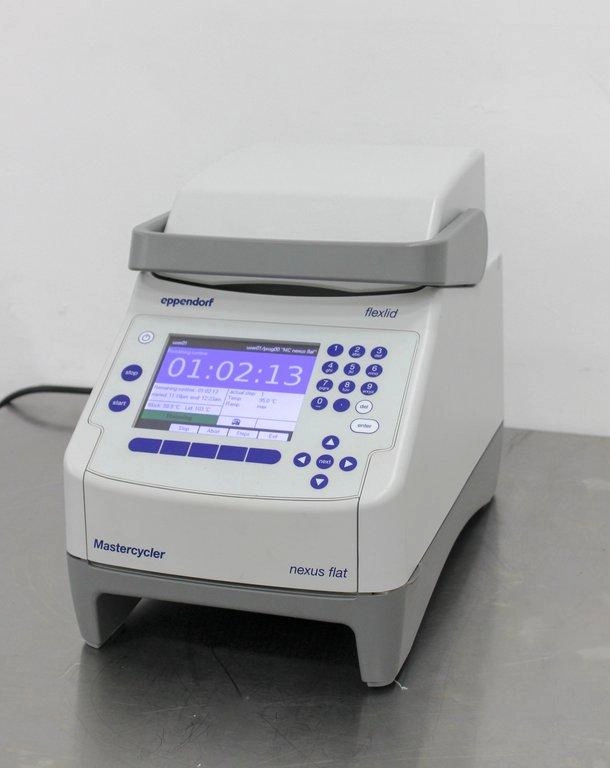 Eppendorf flexlid 6335 PCR Thermal Cycler - 3372372