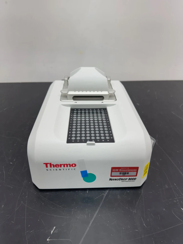 Thermo NanoDrop 8000 UV/VIS Spectrophotometer