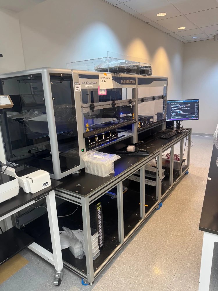 Hamilton Microlab STARPlus Liquid Handler