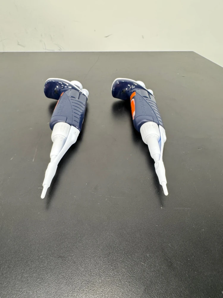 Gilson Pipetman 10ul Single Channel Pipettes - Quantity 2
