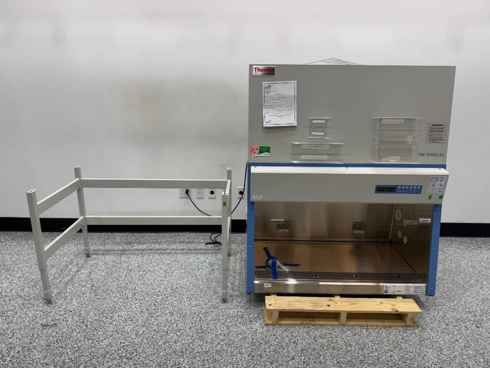 Thermo 1300 Series A2 4' BioSafety Cabinet