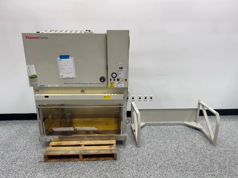 Thermo Forma Class II A/B3 4' BioSafety Cabinet