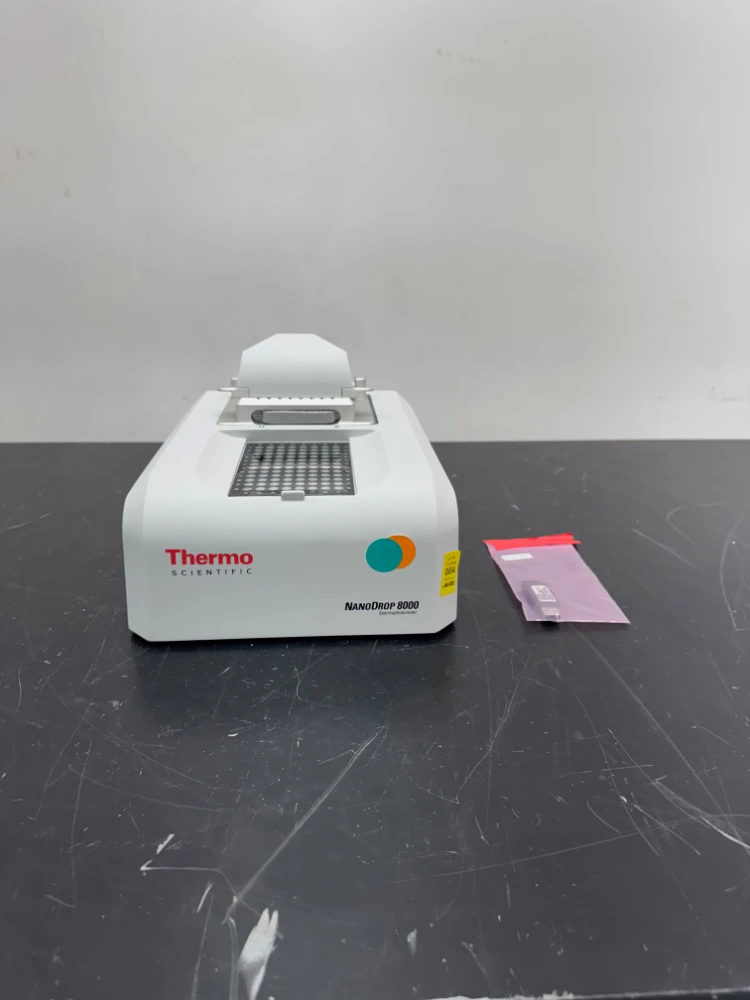 Thermo NanoDrop 8000 UV/VIS Spectrophotometer