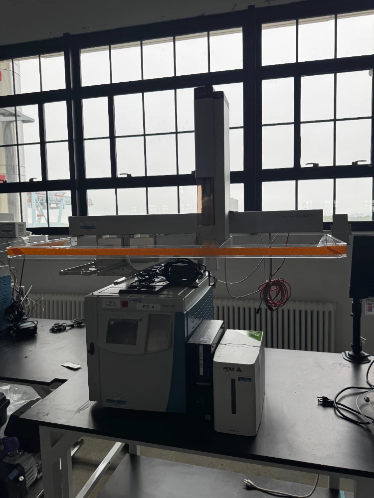 Thermo Trace 1310 Gas Chromatograph