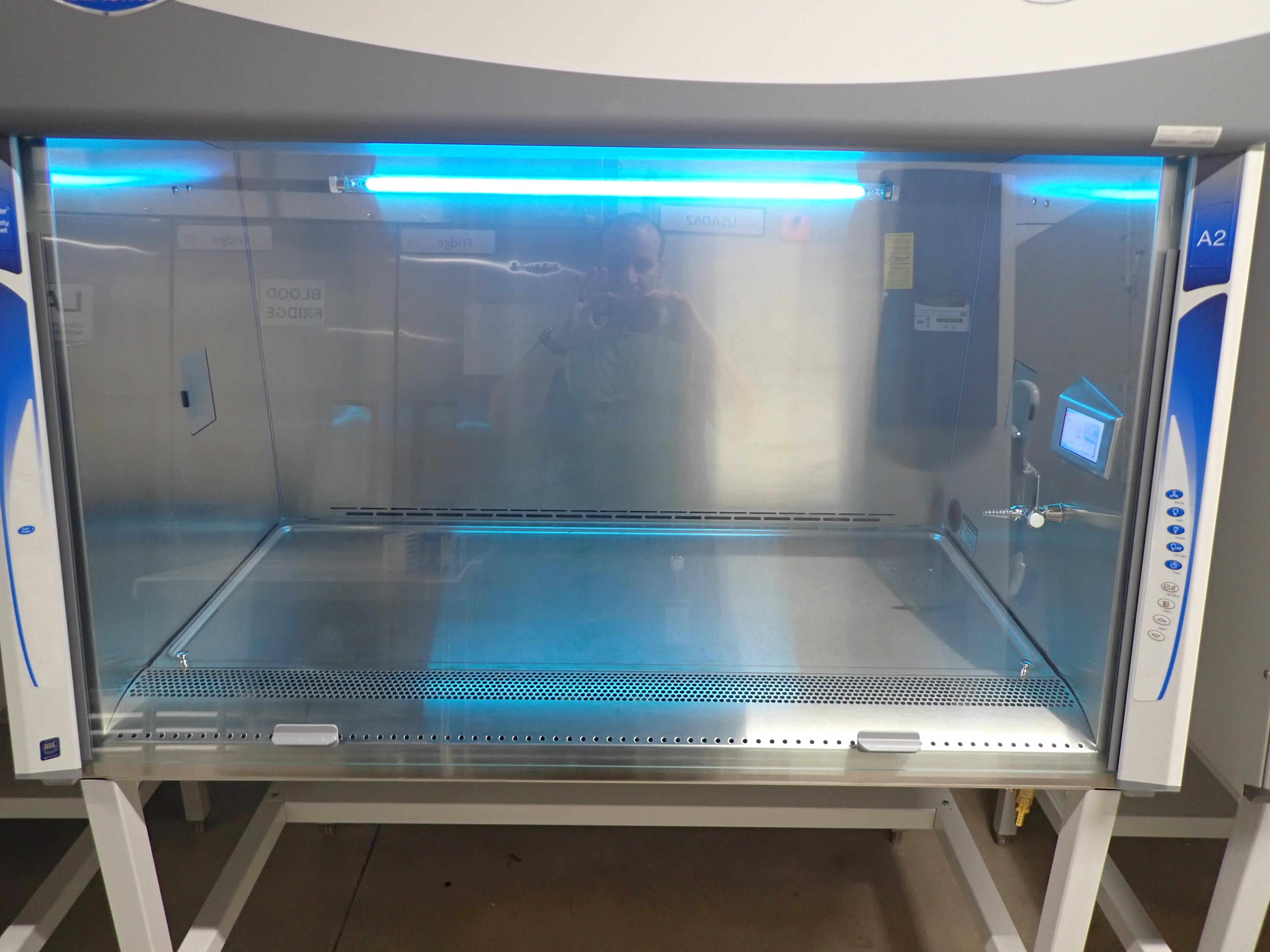4' Logic®+ A2 Biosafety cabinet with stand