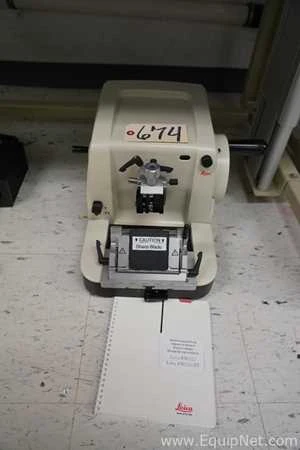 Lot 674 Listing# 1060001 Lot No 674 - 2004 Leica RM2125RT Rotary Microtome