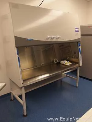 Labconco Corporation Logic Plus Purifier Biological Safety Cabinet