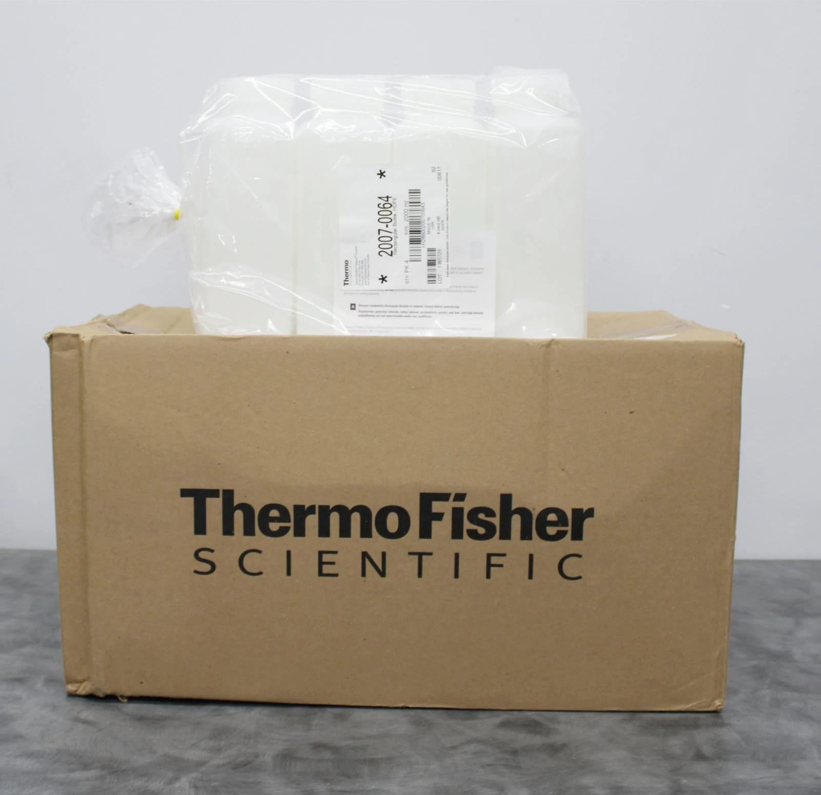 x12 Thermo Scientific 2007-0064 Nalgene Rectangle HDPE Bottles w/Screw Cap 2L