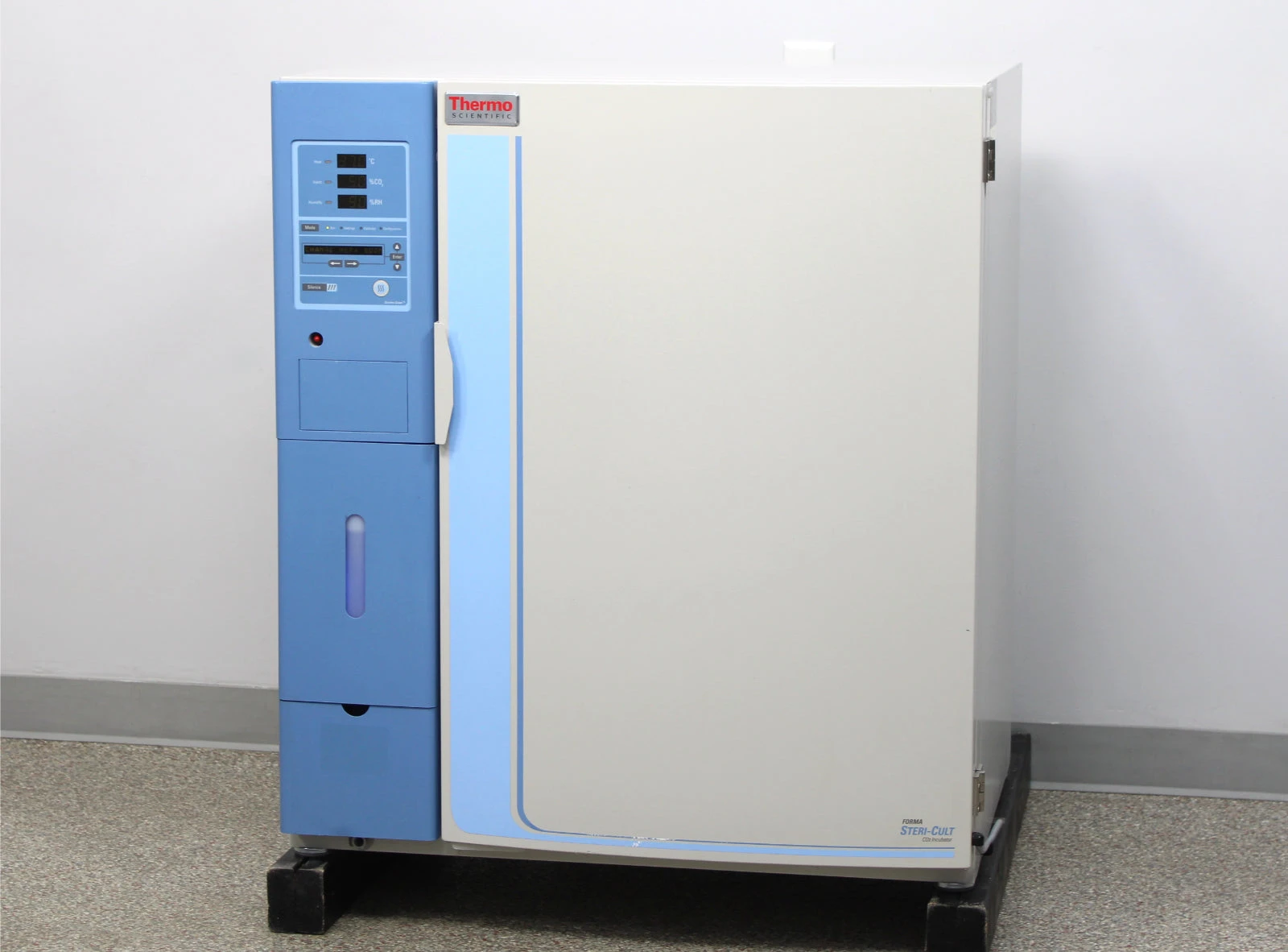 Thermo Forma 3307 Steri-Cult Stainless Steel CO2 Incubator and Shelves