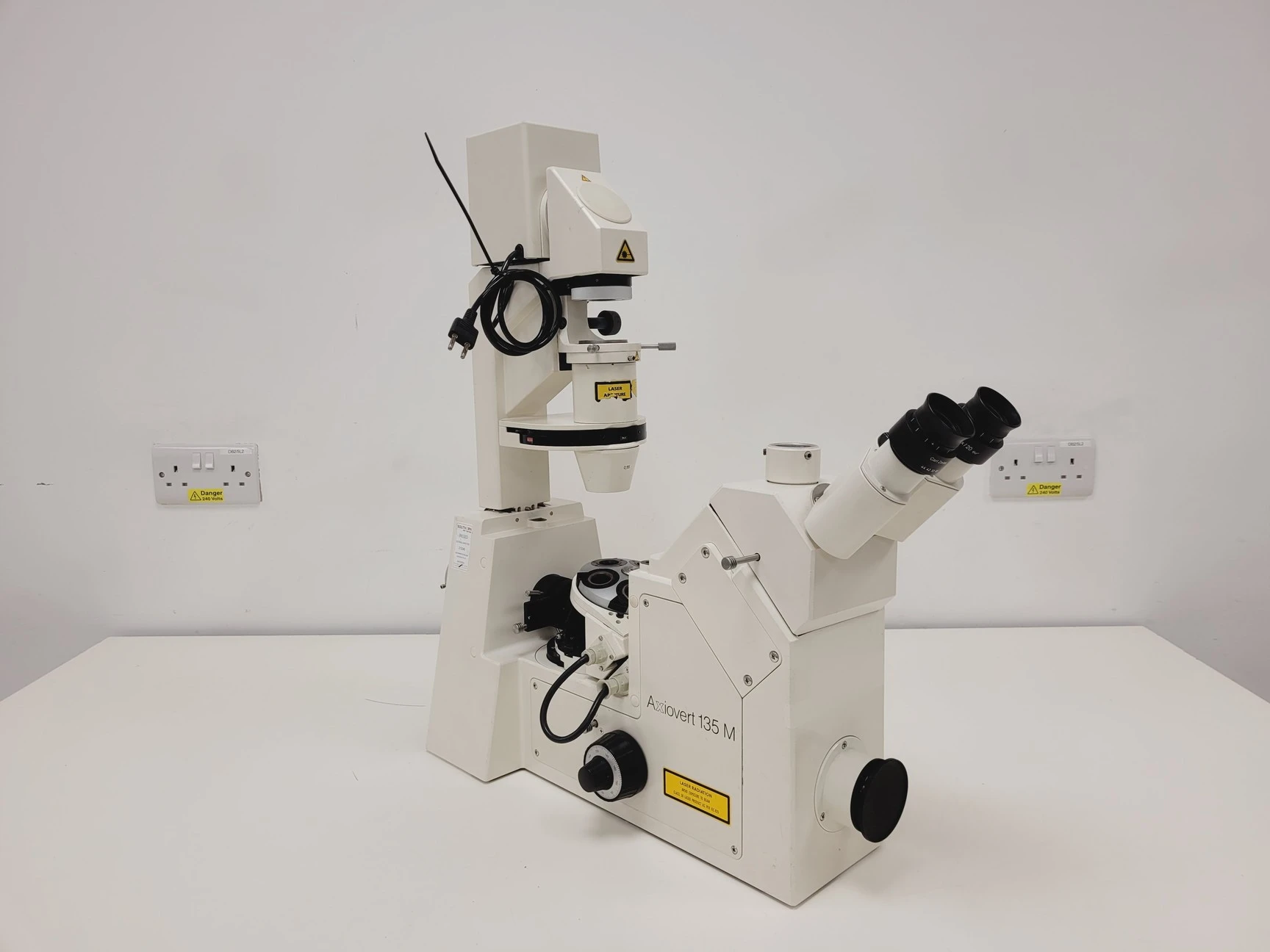 Zeiss Axiovert 135M Spares/Repairs No Power Supply or Objectives Lab