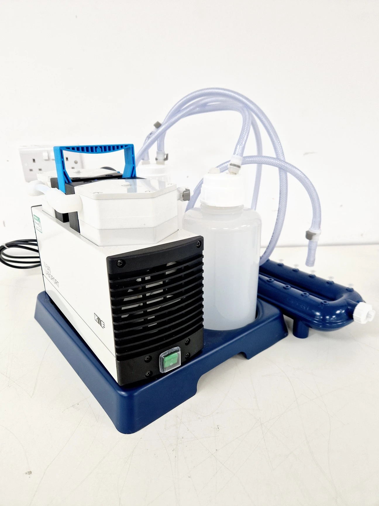 KNF Neuberger Laboport N840 3FT.40.18 Diaphragm Vacuum Pump