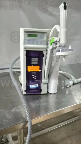 Millipore Milli-Q Gradient Lab Water Purification System, Model F6NA9766 A