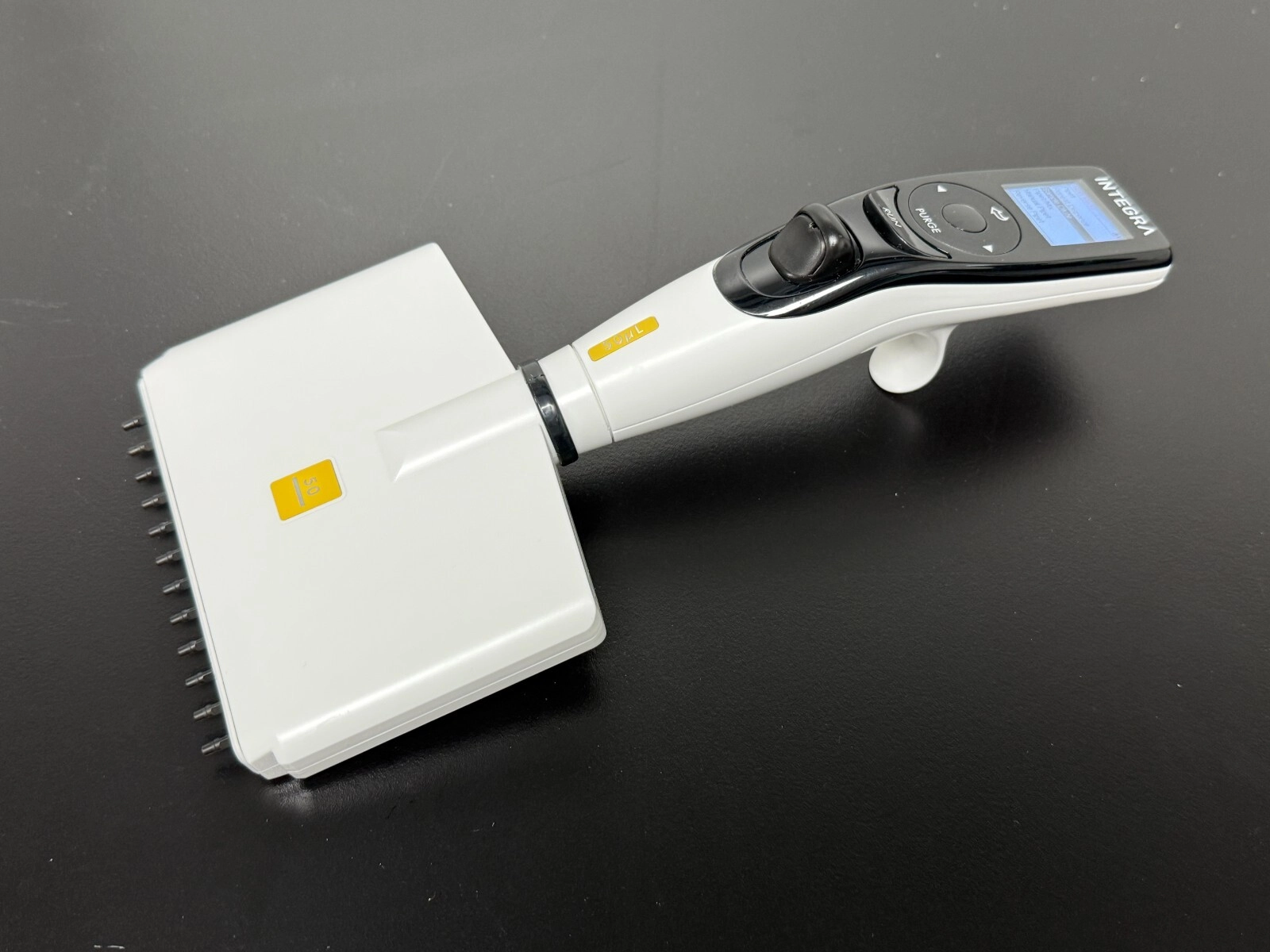 Integra ViaFlo 2-50ul 12-channel electronic pipett